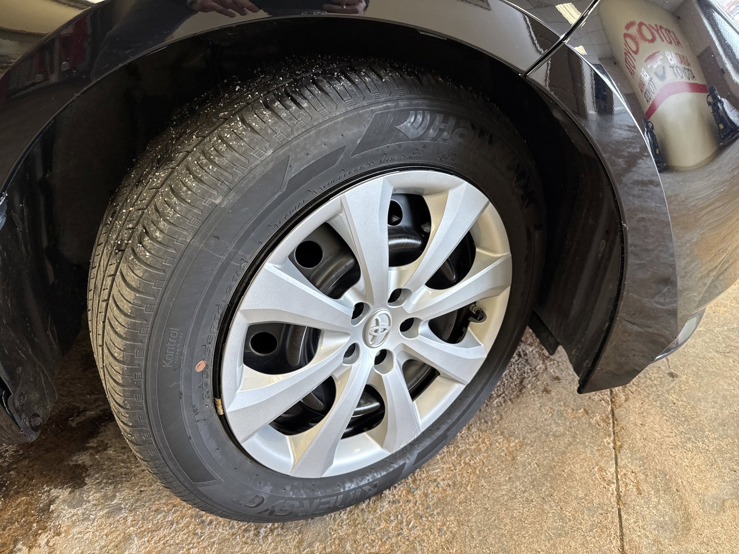 Used 2023 Toyota Corolla LE image 11