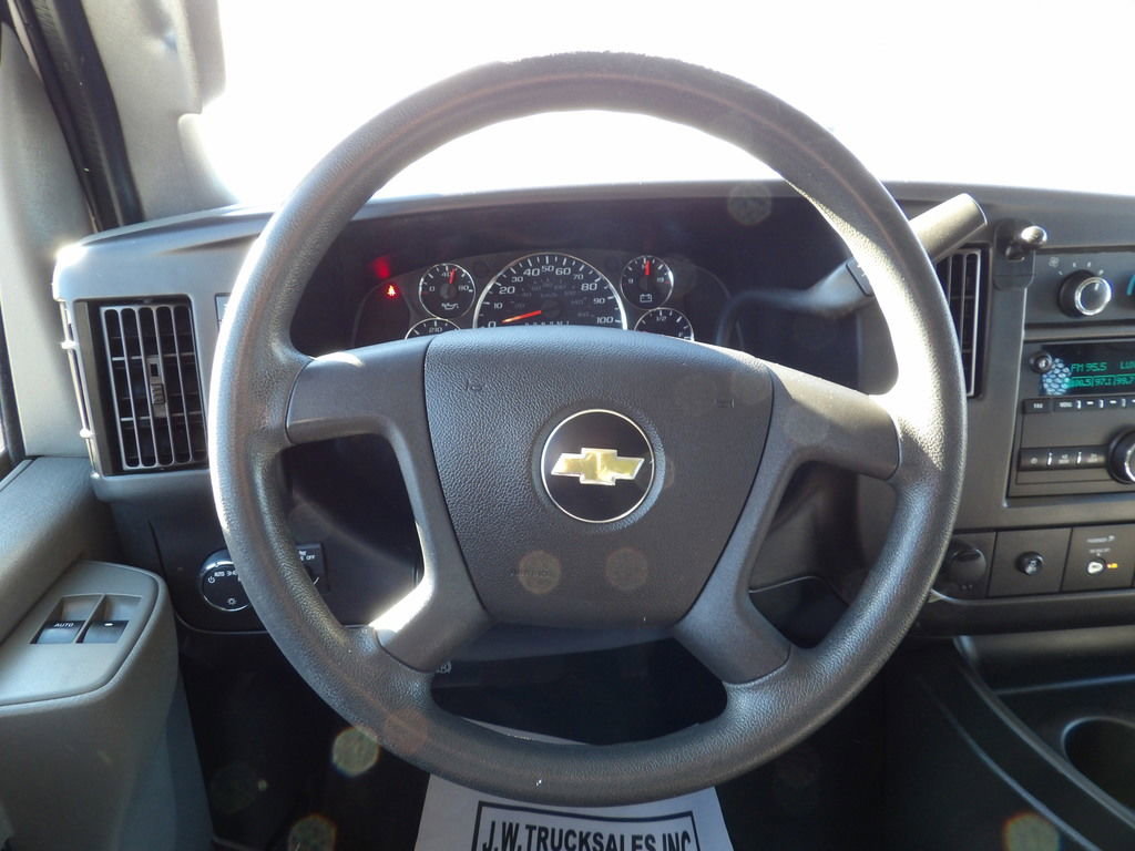 Used 2017 Chevrolet Express 2500 image 20
