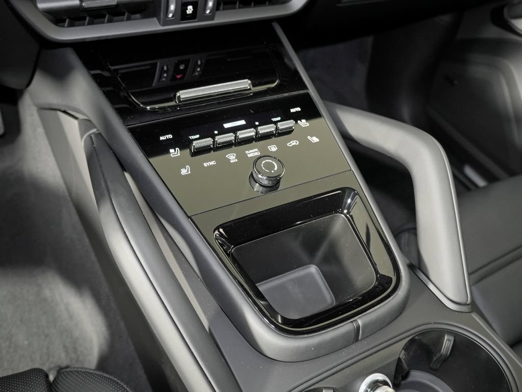 New 2026 Porsche Cayenne Coupe AWD/4WD image 31
