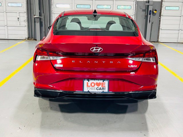Used 2023 Hyundai Elantra Limited w/ Preferred Accessory Package FWD image 19