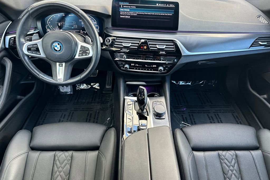 Used 2023 BMW 530e w/ M Sport Package image 14