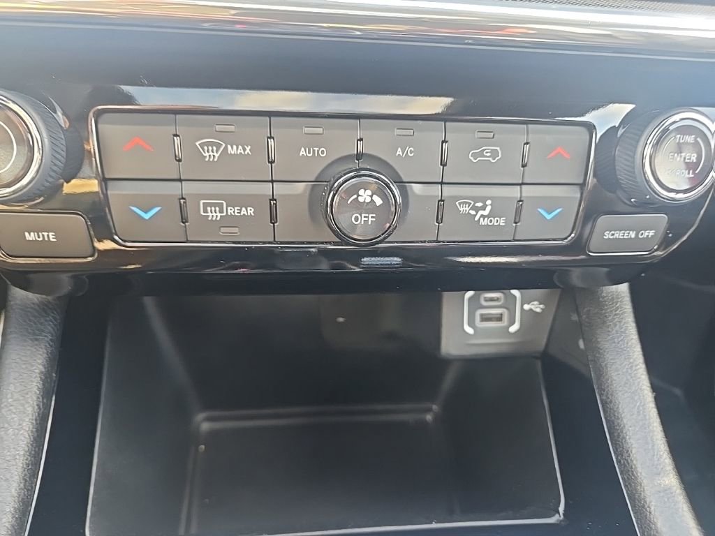 Used 2024 Jeep Compass Limited w/ High Altitude Package image 22