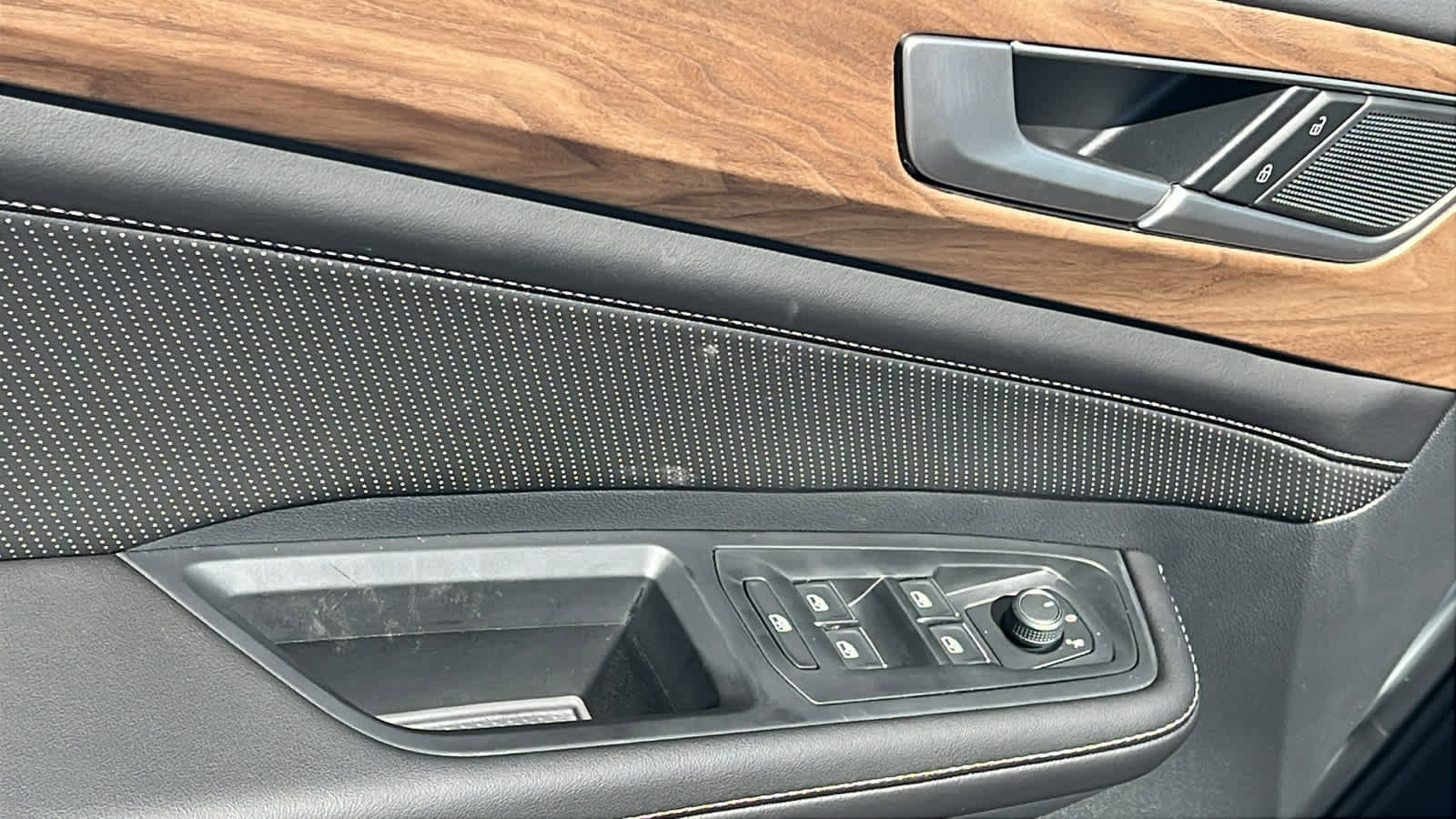 New 2026 Volkswagen Atlas SE image 22