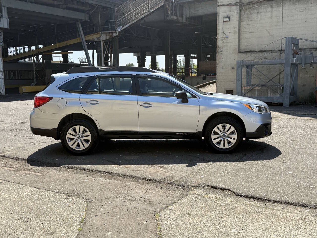 Used 2017 Subaru Outback 2.5i AWD/4WD image 13
