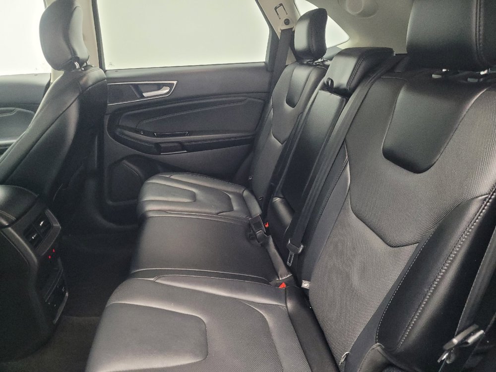 Used 2018 Ford Edge Titanium w/ Equipment Group 301A image 18