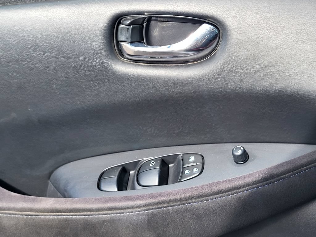 Used 2013 Nissan Leaf S FWD image 16