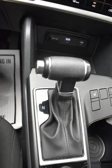 Used 2025 Kia Sportage LX image 34