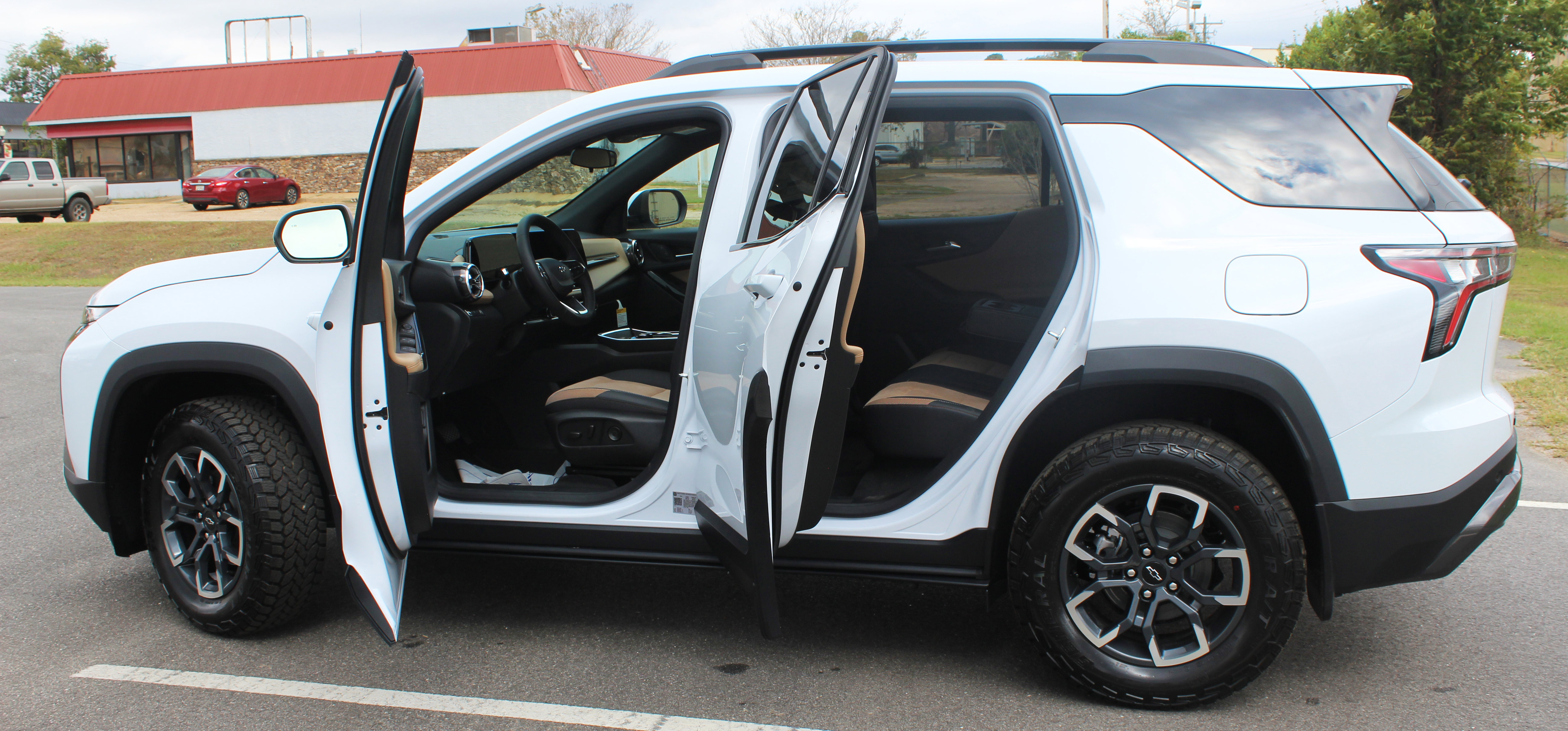 New 2026 Chevrolet Equinox ACTIV w/ LPO, Floor Liner Package image 5