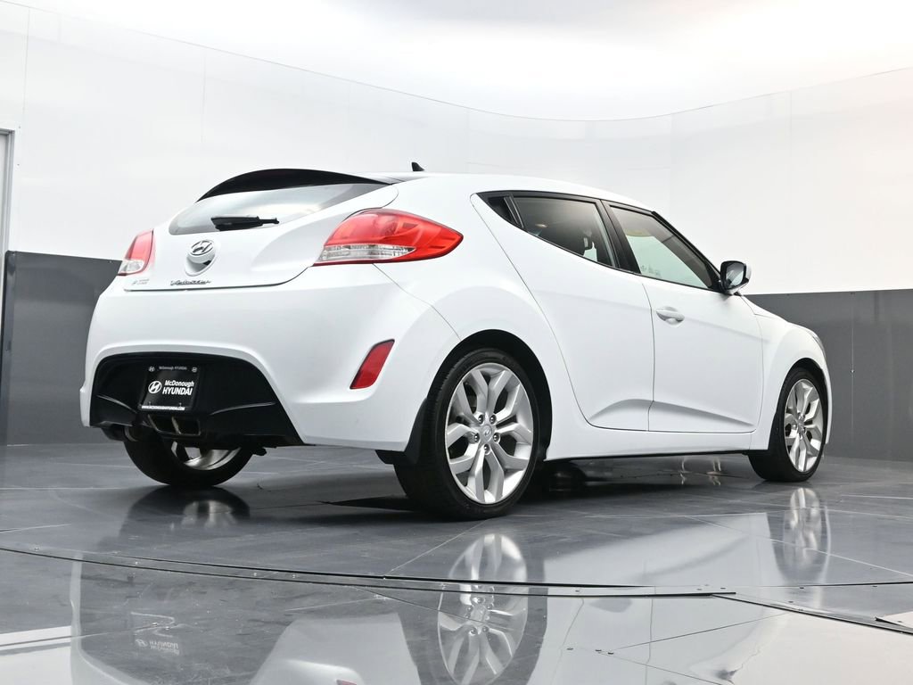 Used 2013 Hyundai Veloster w/ Style Pkg image 28