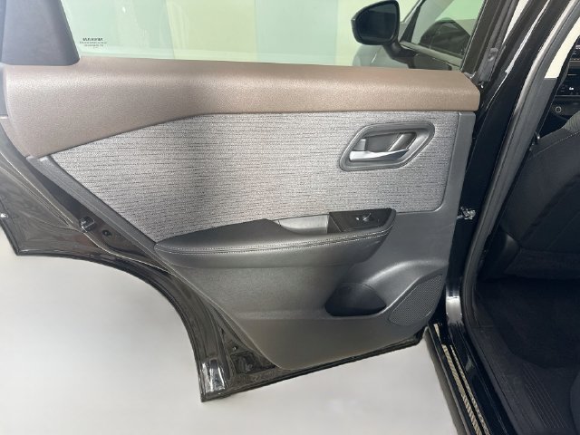 Used 2022 Nissan Rogue SV AWD/4WD image 25