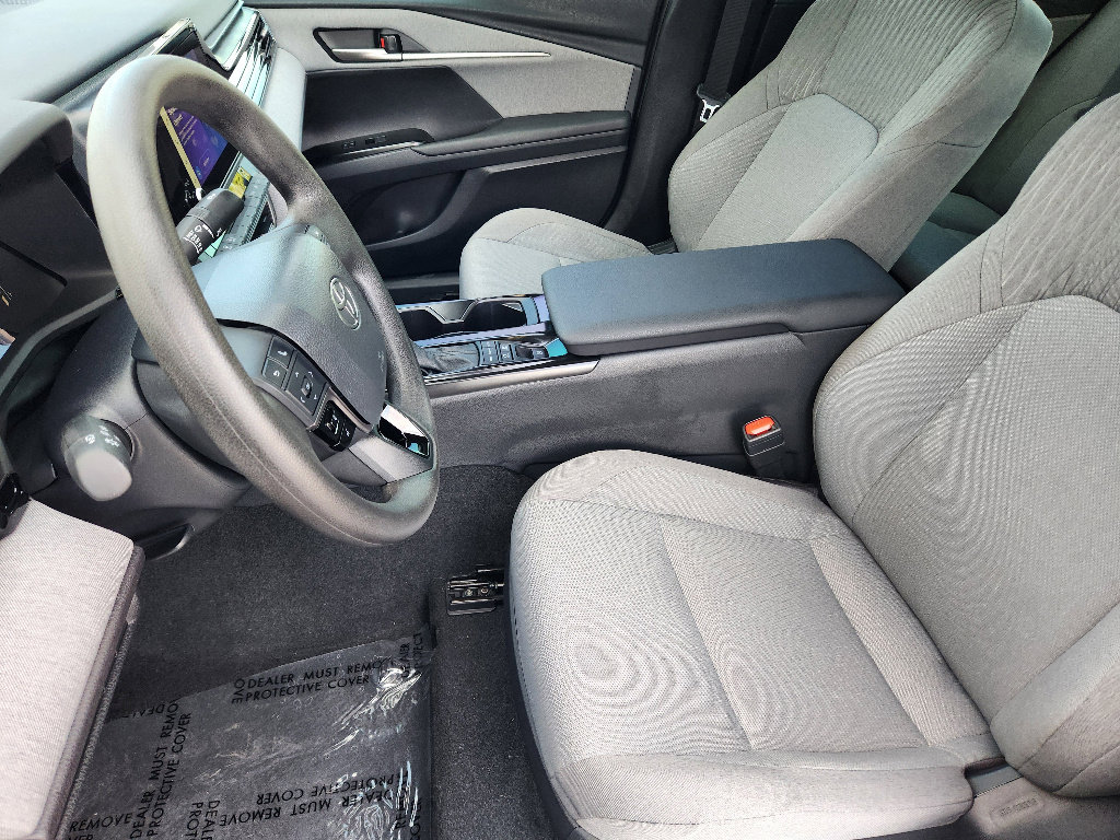 Used 2026 Toyota Camry LE w/ Convenience Package image 12