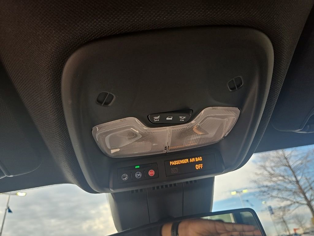 Used 2024 Chevrolet Colorado LT w/ LT Convenience Package image 26