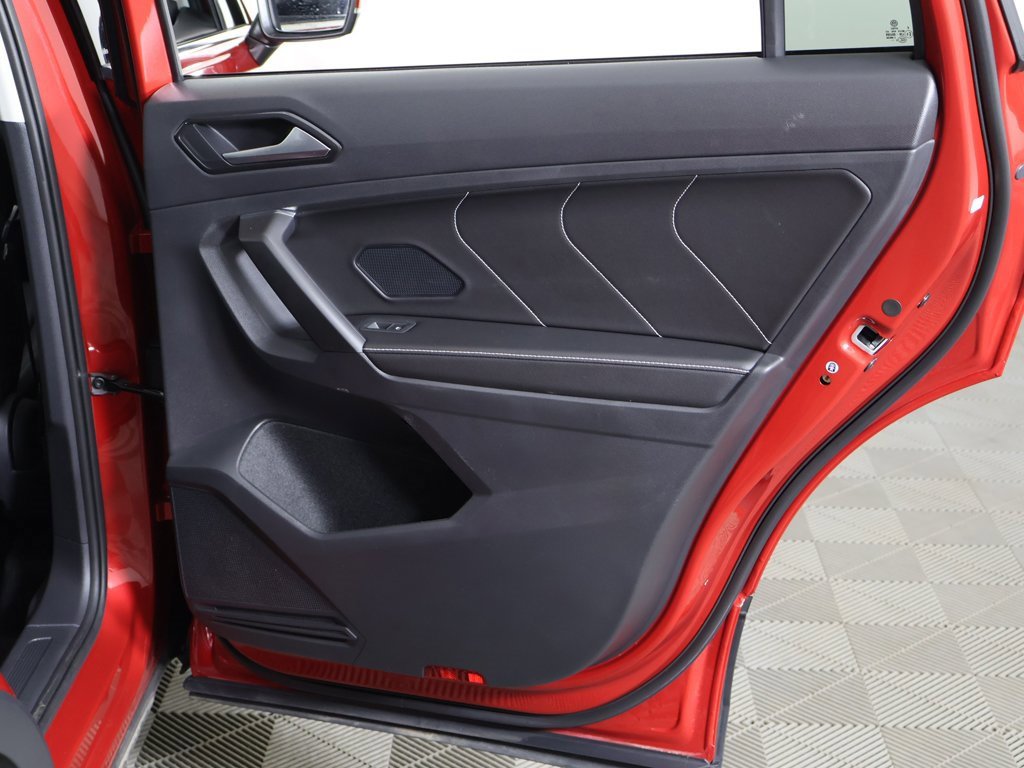 Used 2023 Volkswagen Tiguan SE image 24