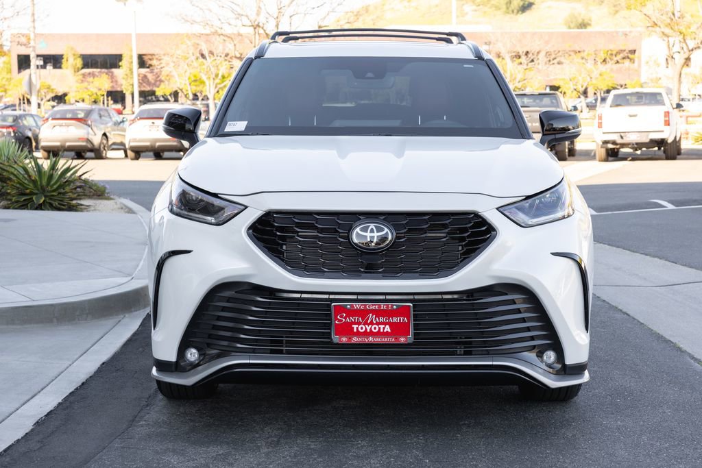 Certified 2024 Toyota Highlander XSE image 2