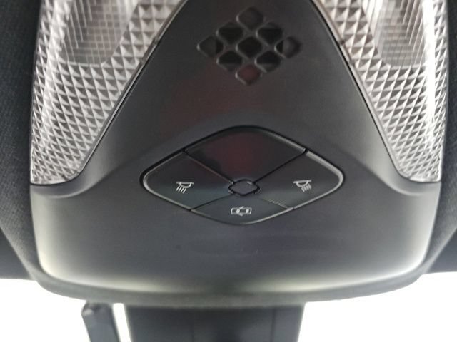 Used 2018 Toyota C-HR XLE FWD image 27