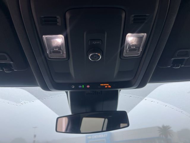 Used 2025 Chevrolet Suburban LT image 33