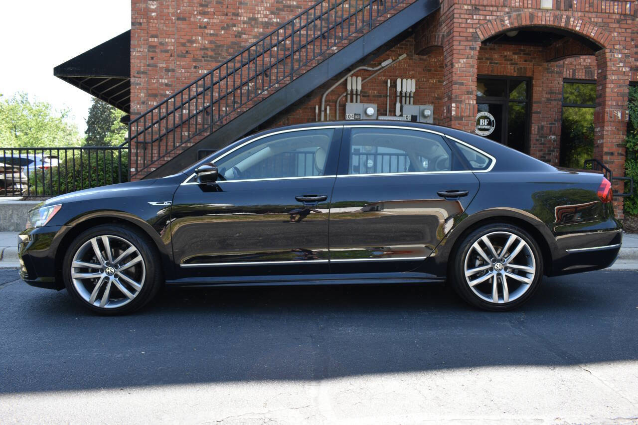 Used 2017 Volkswagen Passat 1.8T R-Line FWD image 4