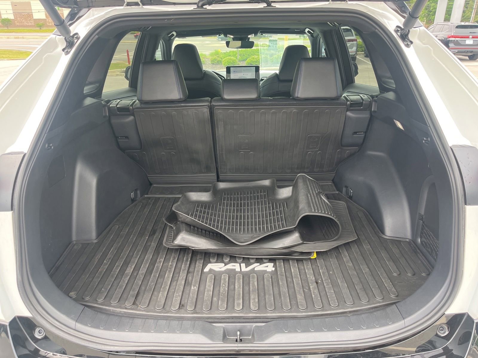 Used 2024 Toyota RAV4 XSE AWD/4WD image 29