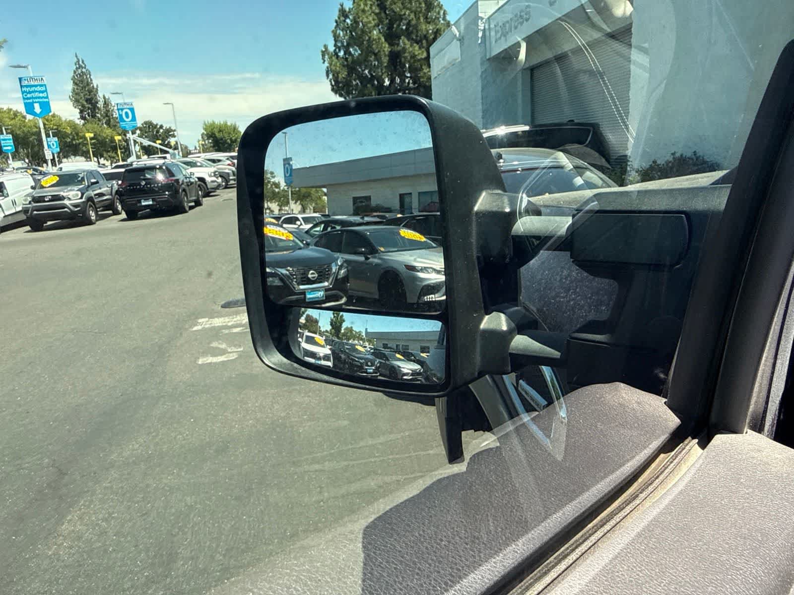 Used 2016 Nissan Titan PRO-4X w/ Pro-4x Convenience Package AWD/4WD image 22