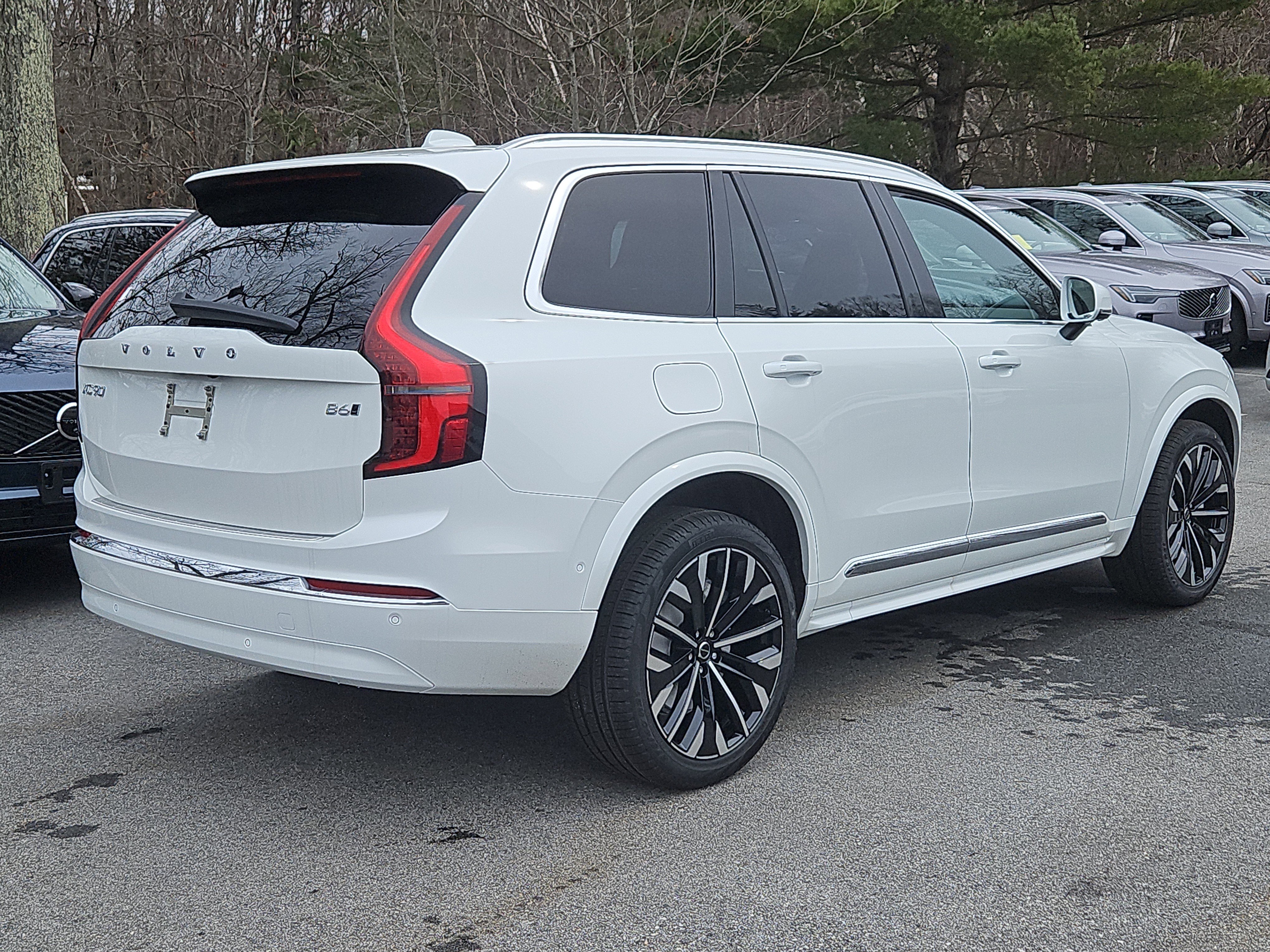 New 2026 Volvo XC90 B6 Plus w/ Protection Package Premier image 2