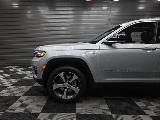 Used 2022 Jeep Grand Cherokee Limited 4xe w/ Luxury Tech Group II AWD/4WD image 45