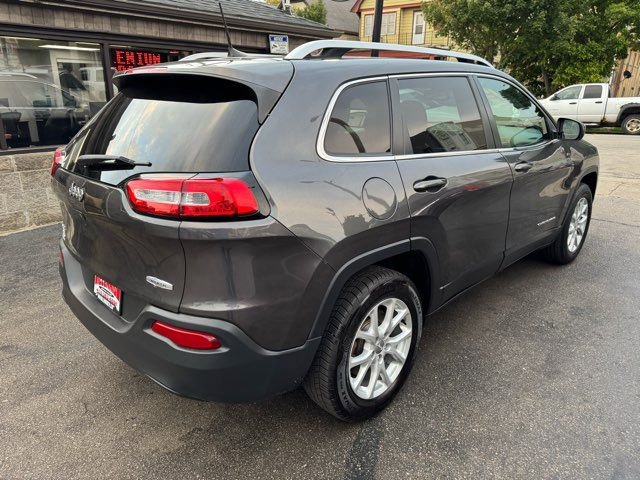 Used 2017 Jeep Cherokee Latitude w/ True North Edition image 6