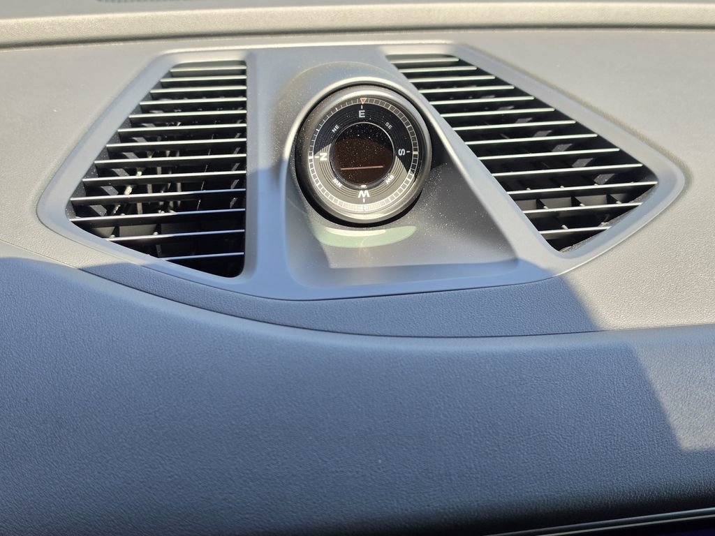 New 2026 Porsche Macan Electric RWD image 23