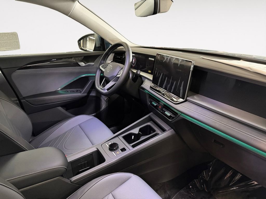 New 2026 Volkswagen Tiguan SE AWD/4WD image 9