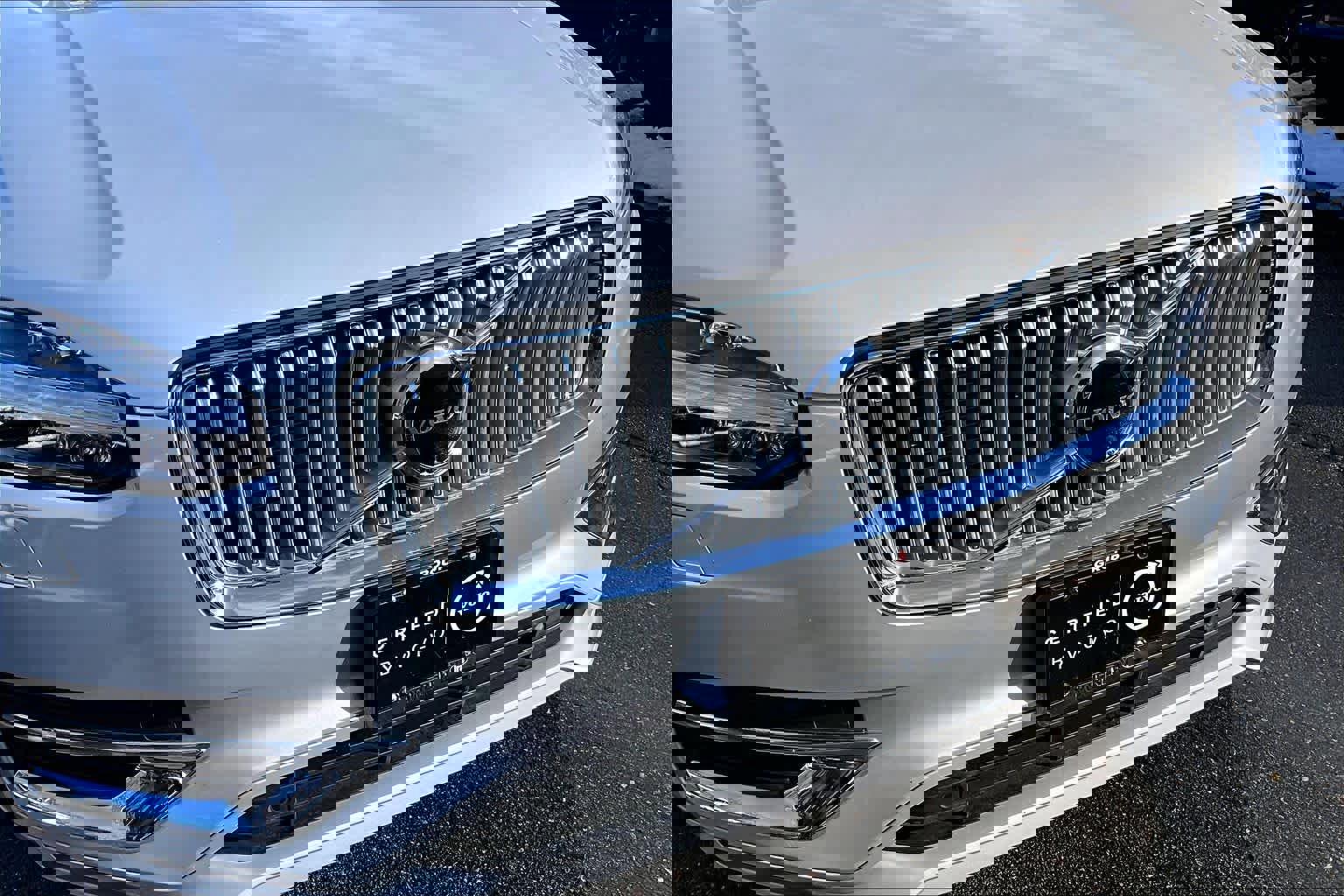 Certified 2024 Volvo XC90 B6 Plus image 30