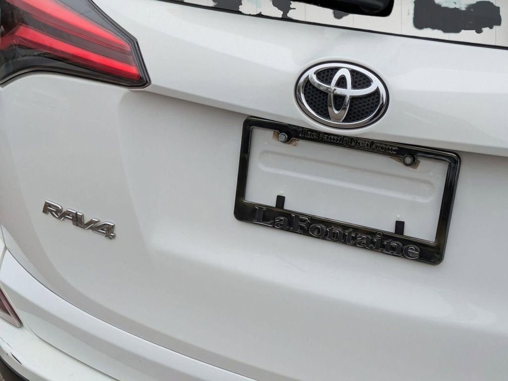 Used 2018 Toyota RAV4 XLE w/ Plus Extra Value Package image 9