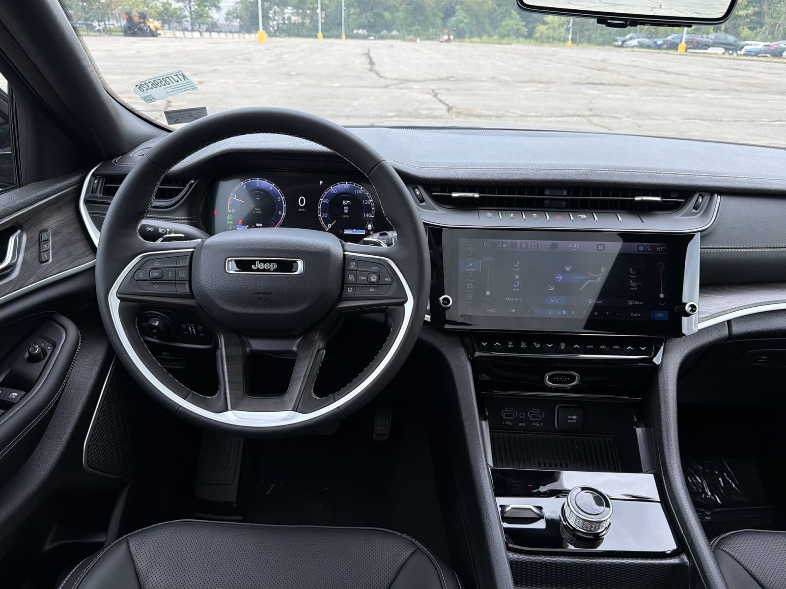 New 2026 Jeep Grand Cherokee Limited AWD/4WD image 16