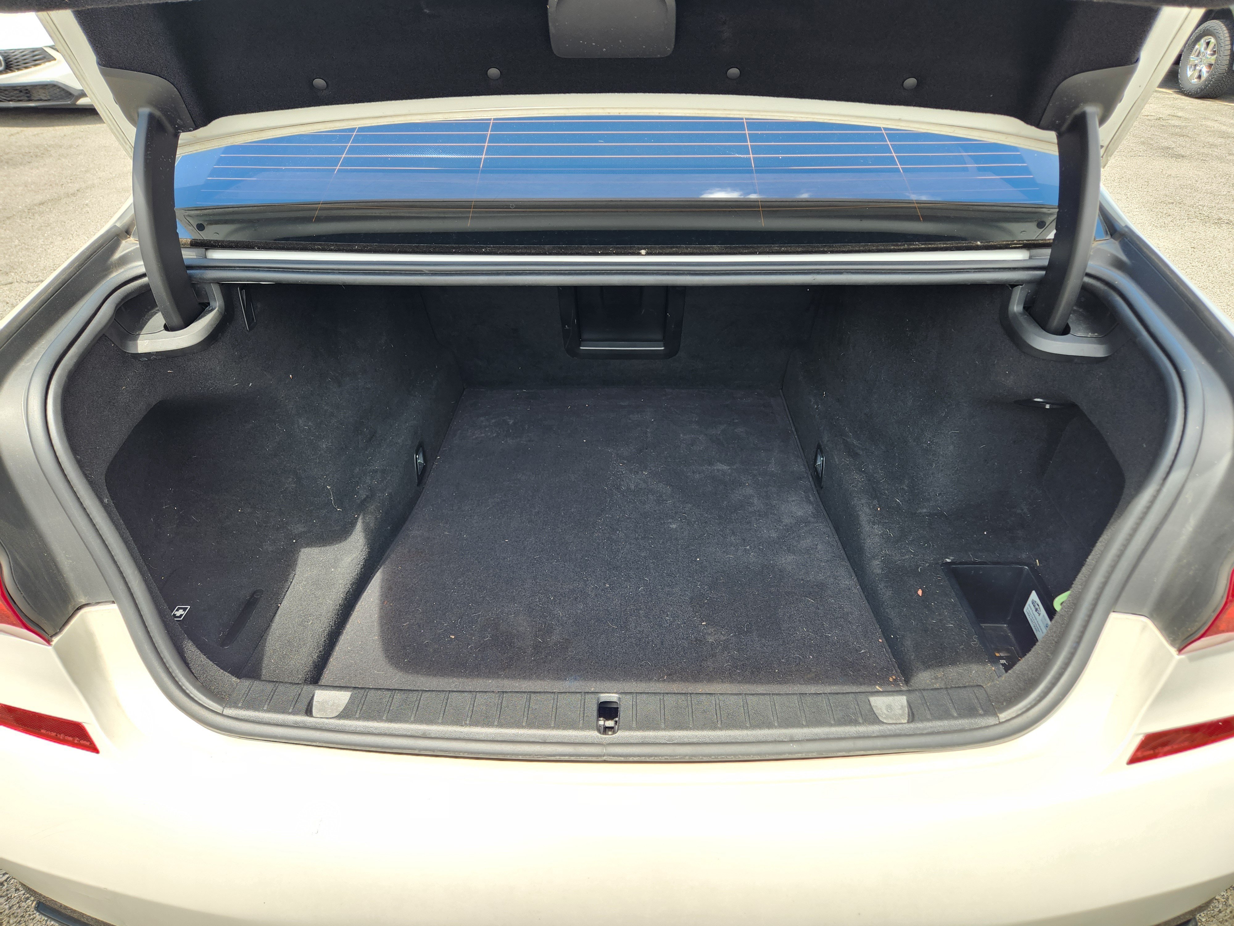 Used 2018 BMW 750i RWD image 8