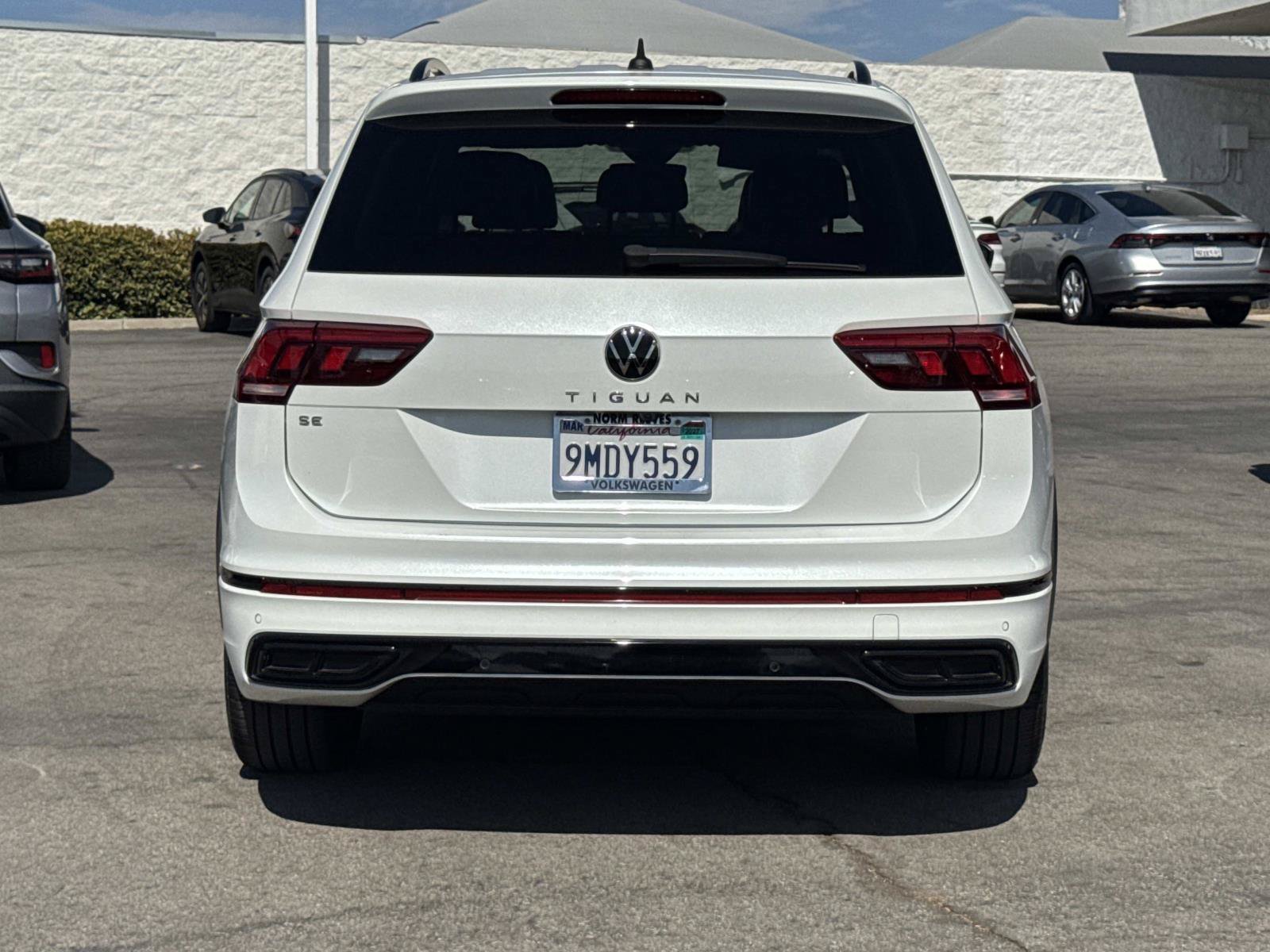Certified 2024 Volkswagen Tiguan SE R-Line FWD image 4