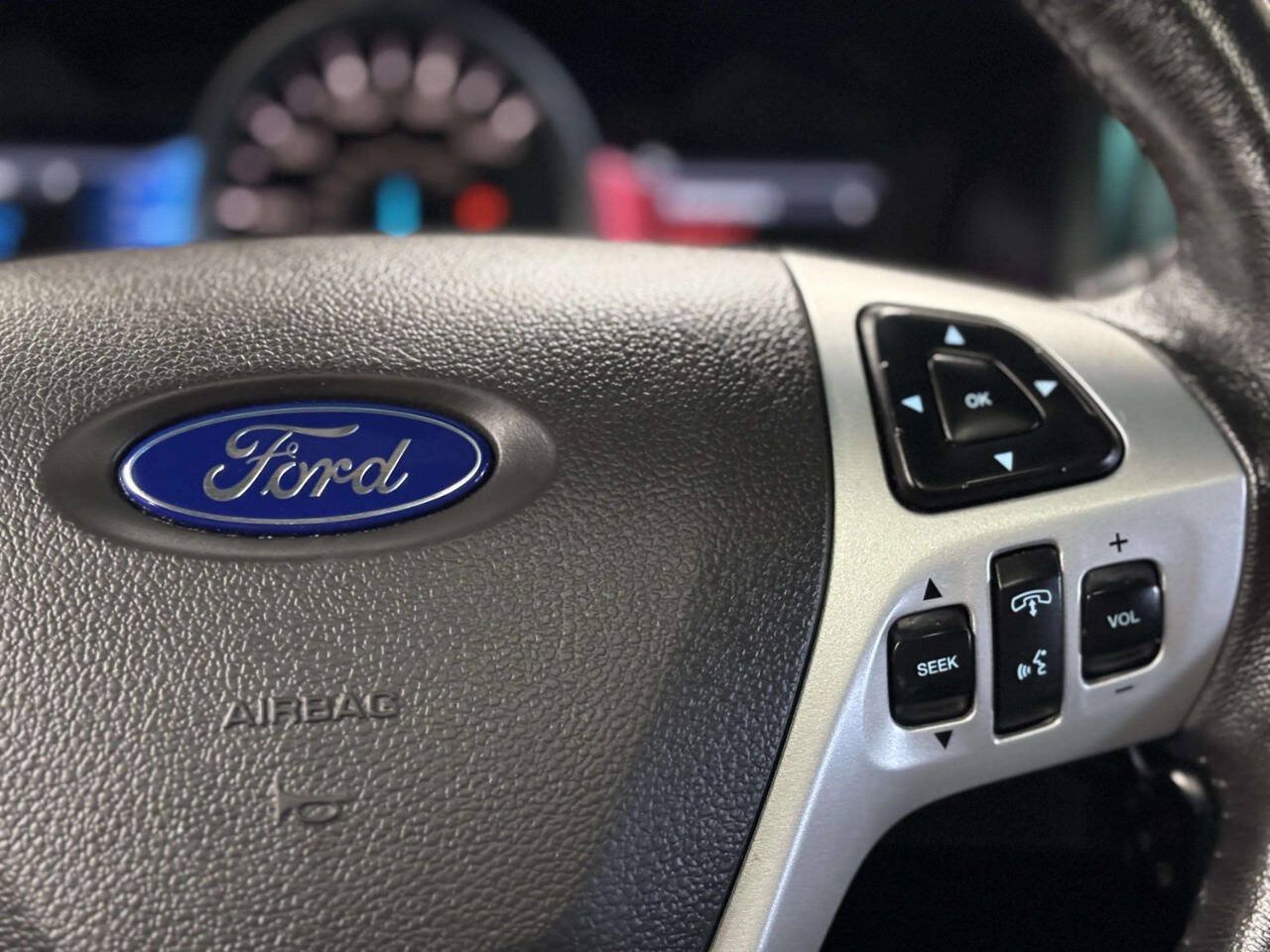 Used 2015 Ford Explorer XLT w/ Equipment Group 202B AWD/4WD image 39