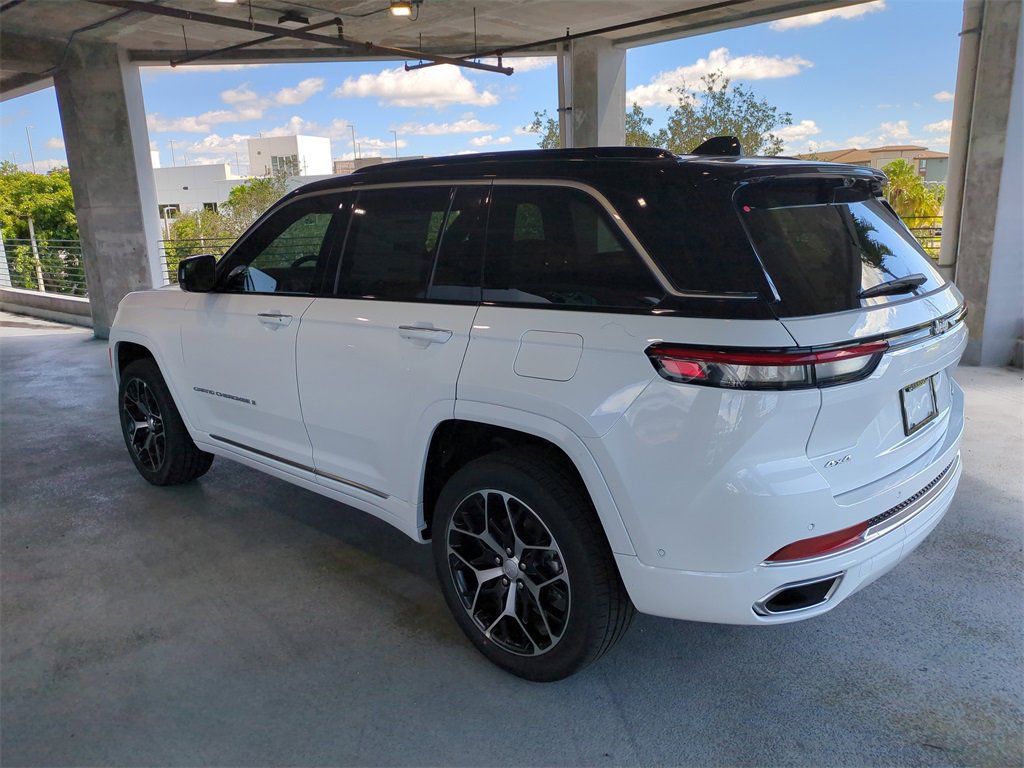 New 2025 Jeep Grand Cherokee Summit image 7