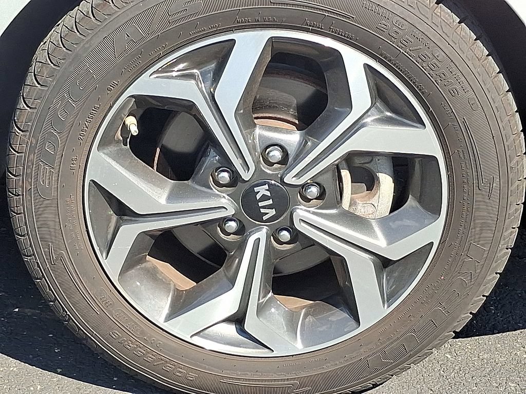 Used 2020 Kia Forte LXS FWD image 8