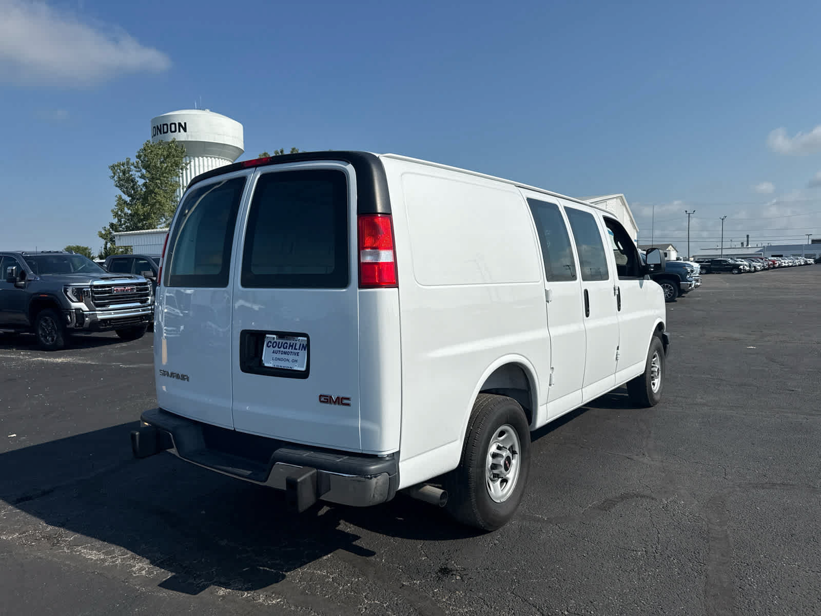 Certified 2025 GMC Savana 2500 w/ Driver Convenience Package RWD image 5