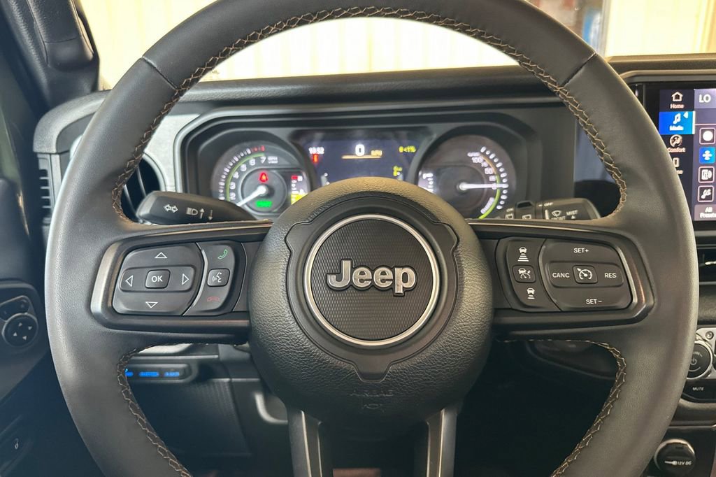 Used 2024 Jeep Wrangler Unlimited AWD/4WD image 23