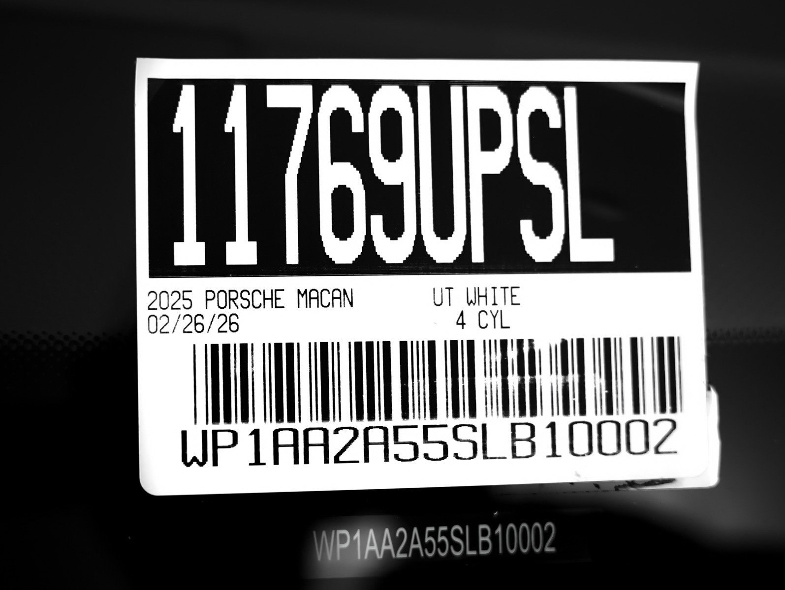 Certified 2025 Porsche Macan AWD/4WD image 29