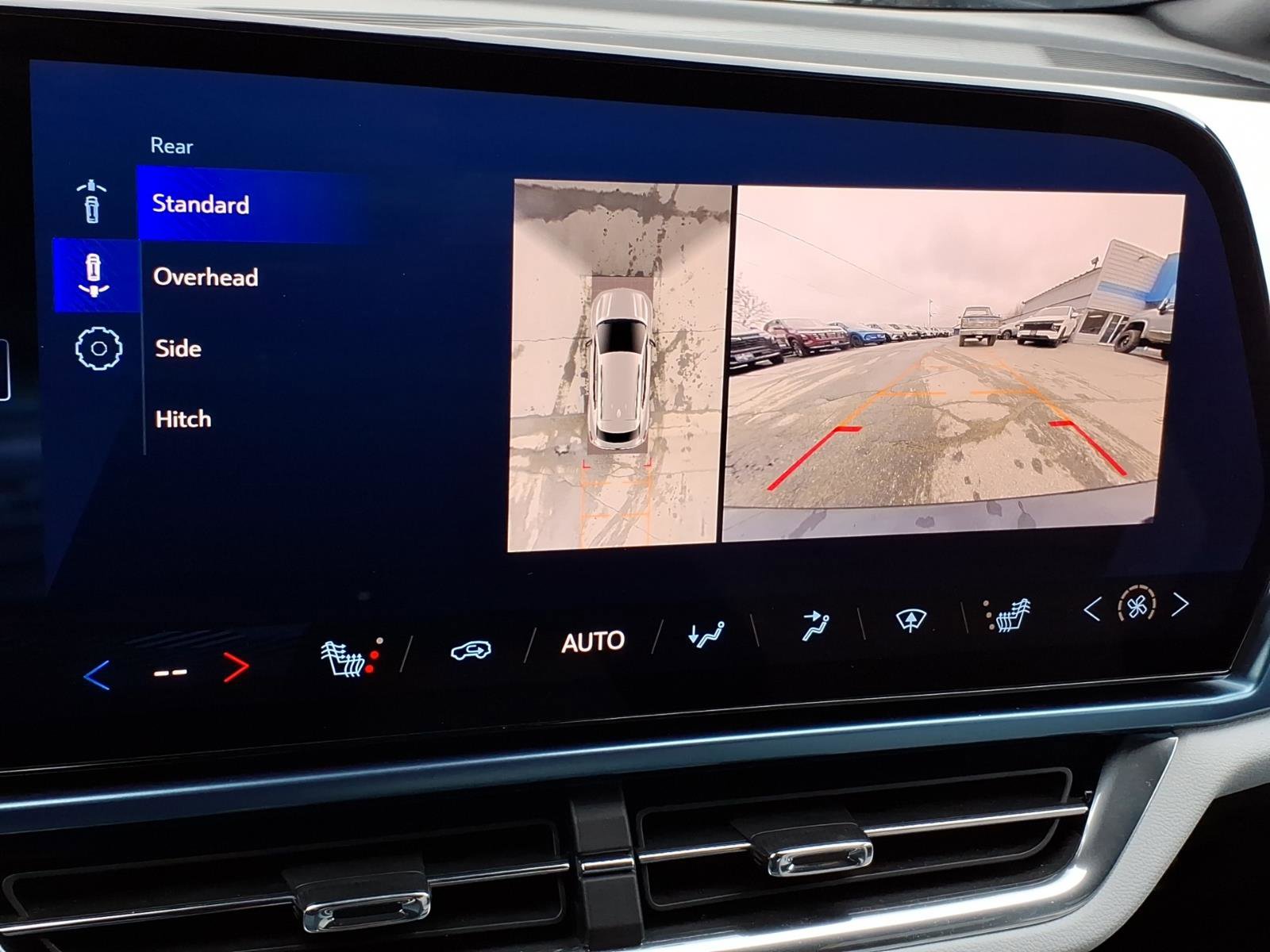 Used 2025 Chevrolet Equinox EV LT image 23