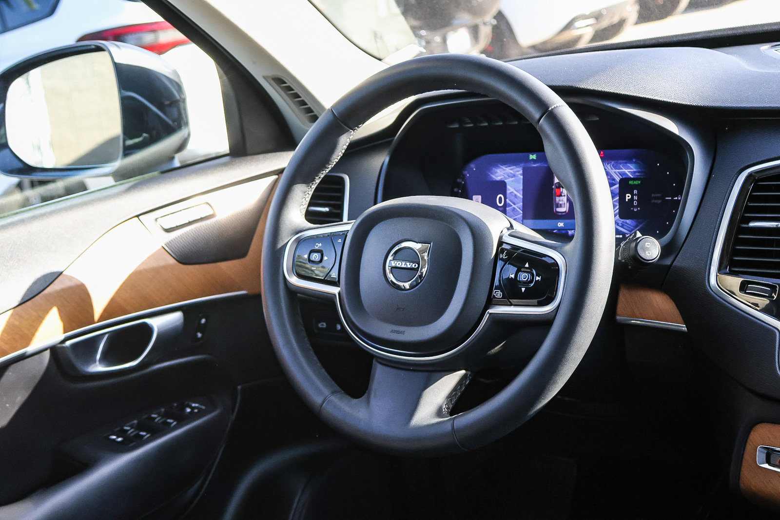 Used 2024 Volvo XC90 T8 Plus AWD/4WD image 22