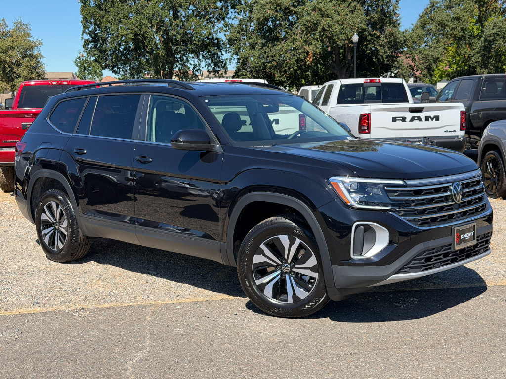 New 2026 Volkswagen Atlas SE FWD image 3