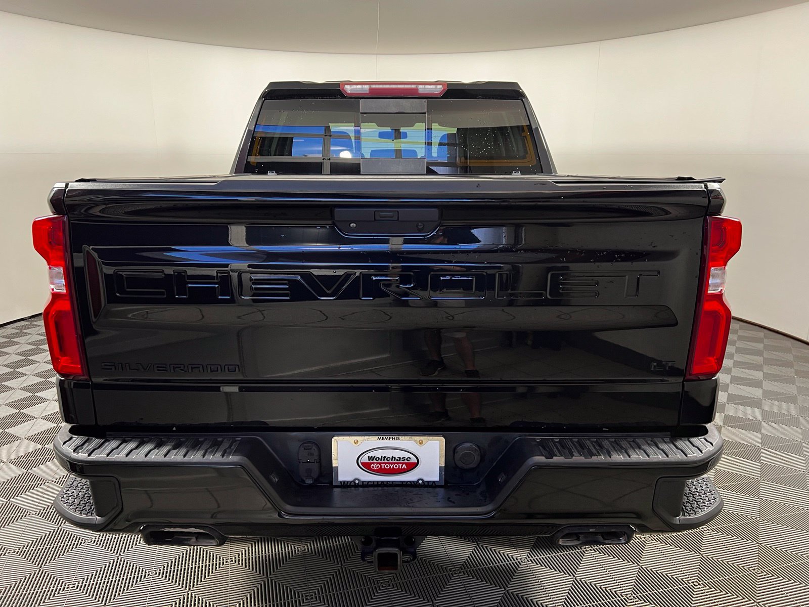 Used 2020 Chevrolet Silverado 1500 LT Trail Boss w/ Midnight Edition AWD/4WD image 6
