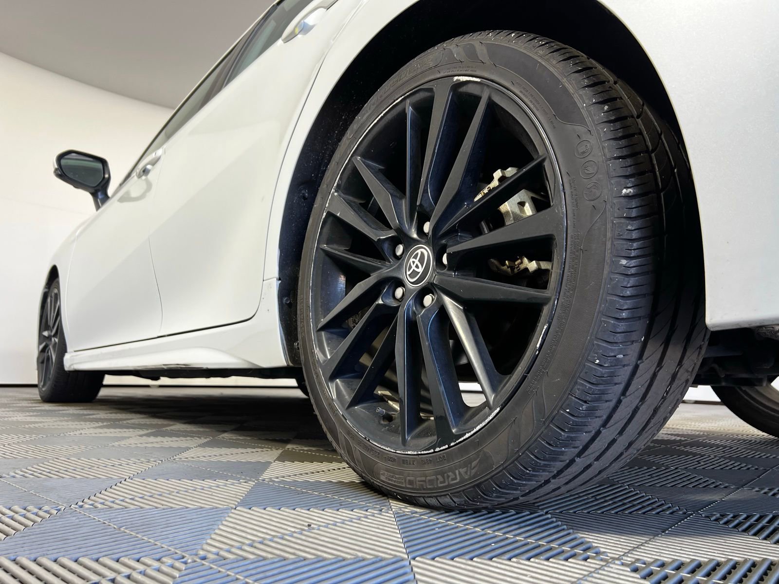 Used 2023 Toyota Camry XSE image 9