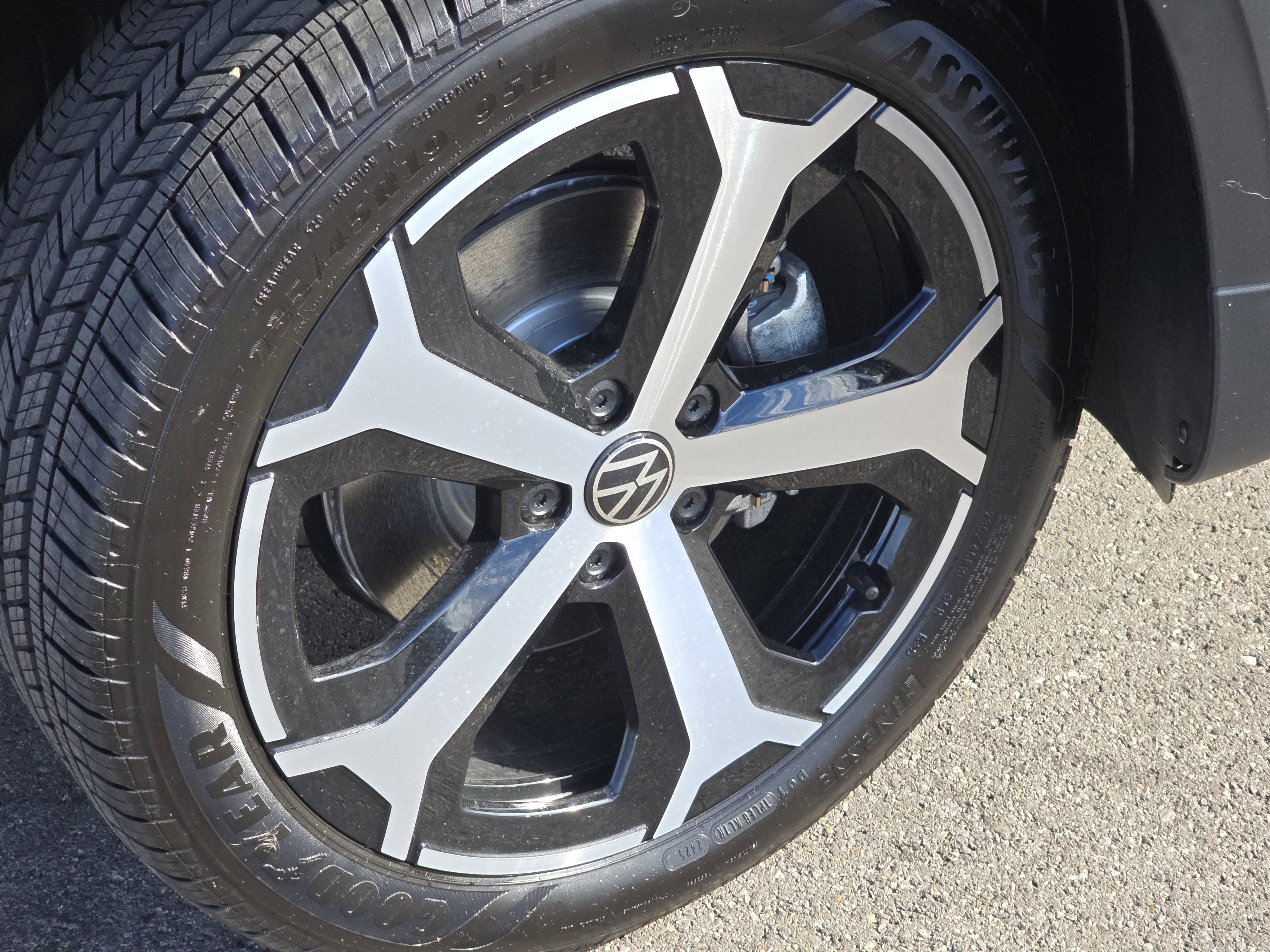 New 2025 Volkswagen Taos SEL image 16