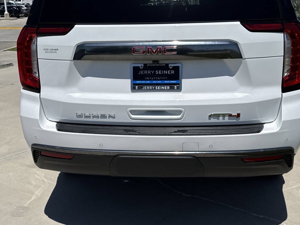 Used 2023 GMC Yukon XL AT4 w/ AT4 Premium Package AWD/4WD image 15