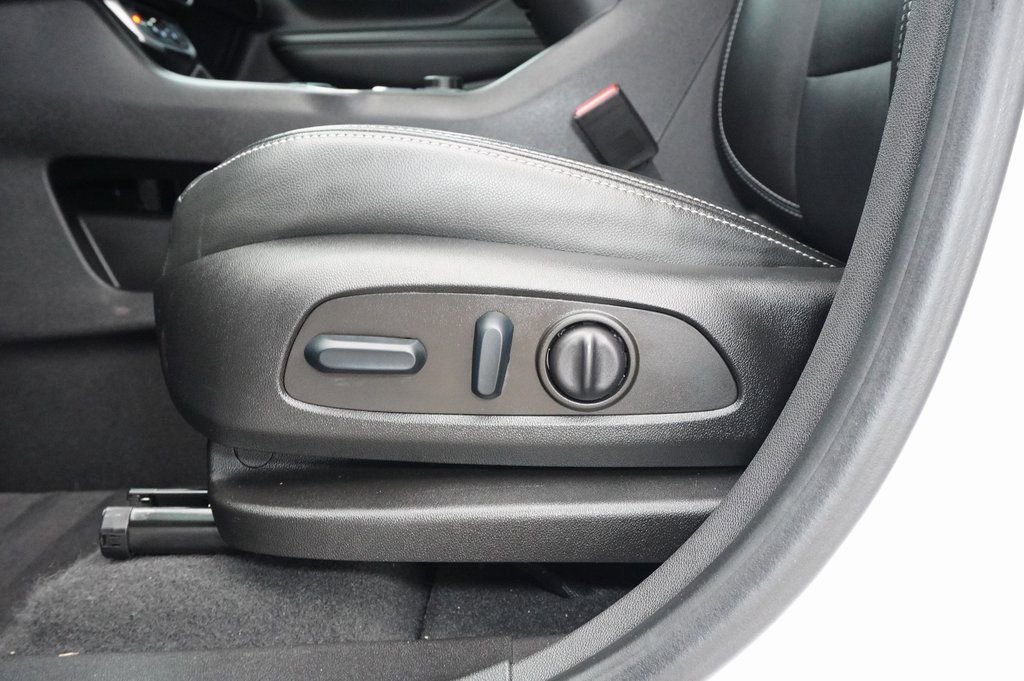 Used 2022 GMC Terrain SLT w/ Tech Package image 21