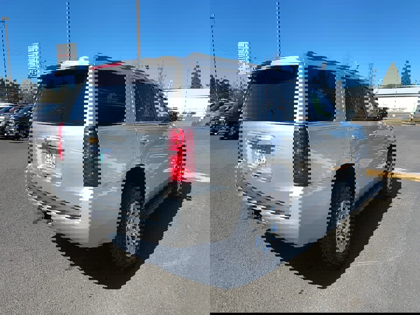 Used 2017 Chevrolet Tahoe LT image 4