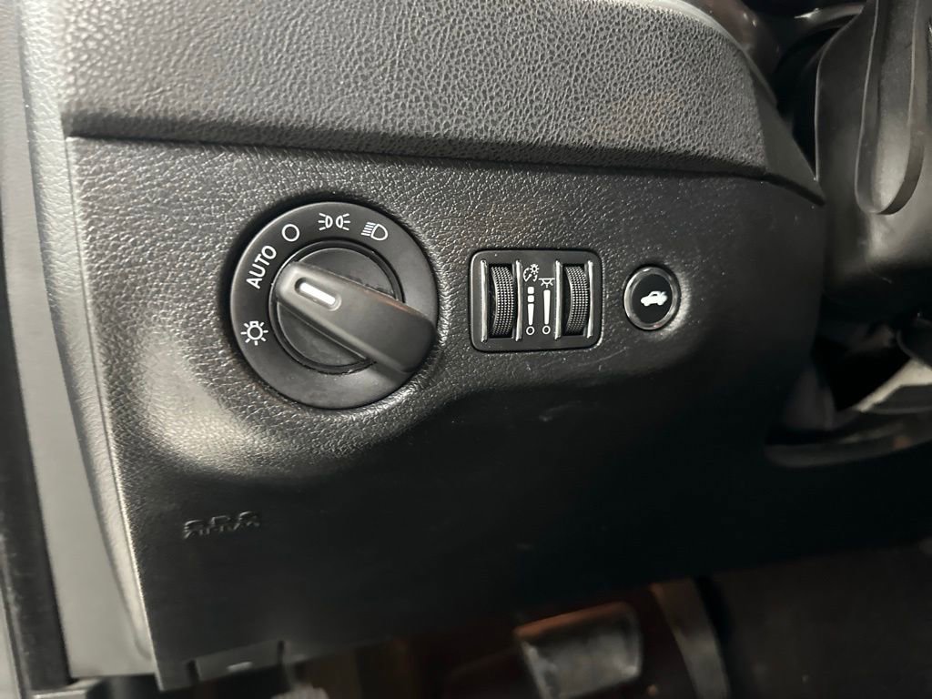 Used 2022 Dodge Charger SXT image 15