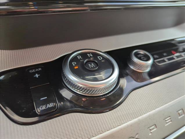 Used 2025 Ford Expedition Active image 11